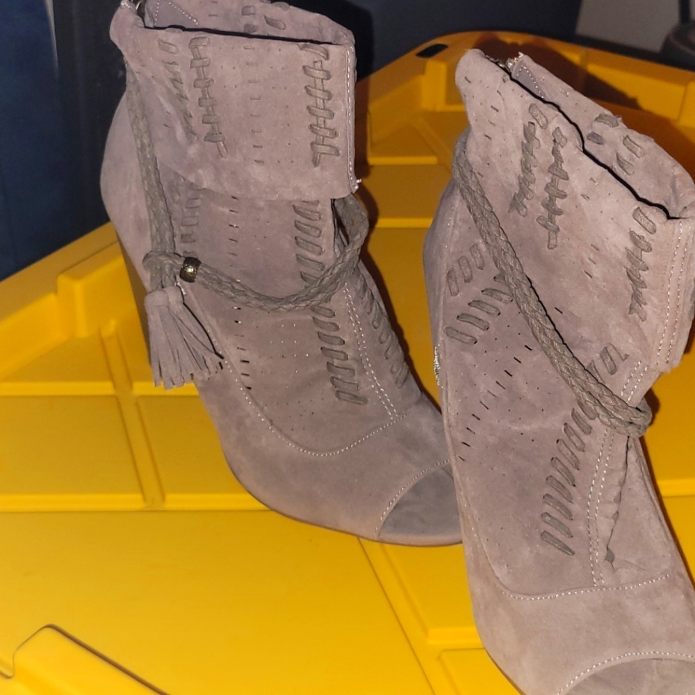 Ankle boots
